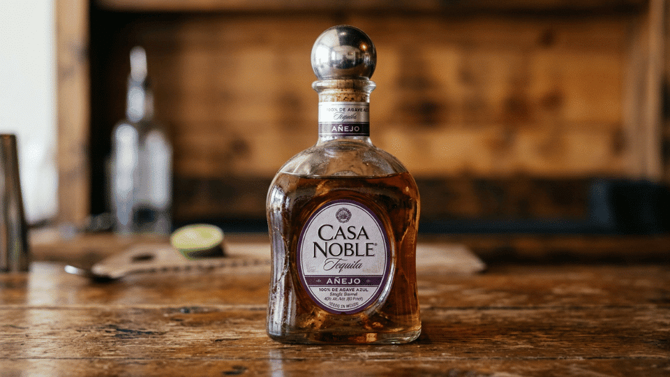 casa noble añejo bottle with vanilla, brown sugar, spice, and french oak character