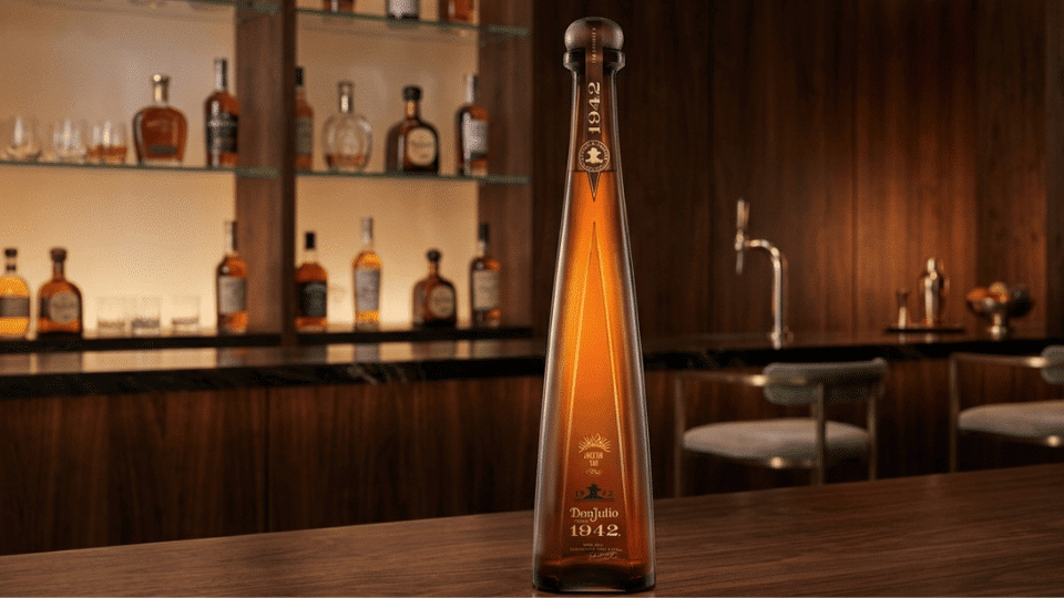 don julio 1942 bottle with caramel, toasted vanilla, oak, and soft spice notes
